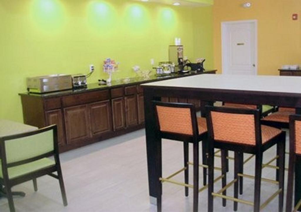 Econo Lodge Фултондейл Экстерьер фото